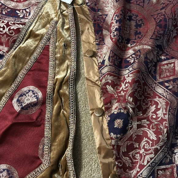 COPY - Elegant Red and Gold Tree Skirt - Picture 6 of 9